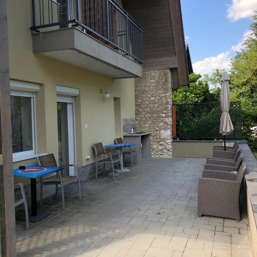 Juno Apartman Vendeghaz Мішкольц Екстер'єр фото