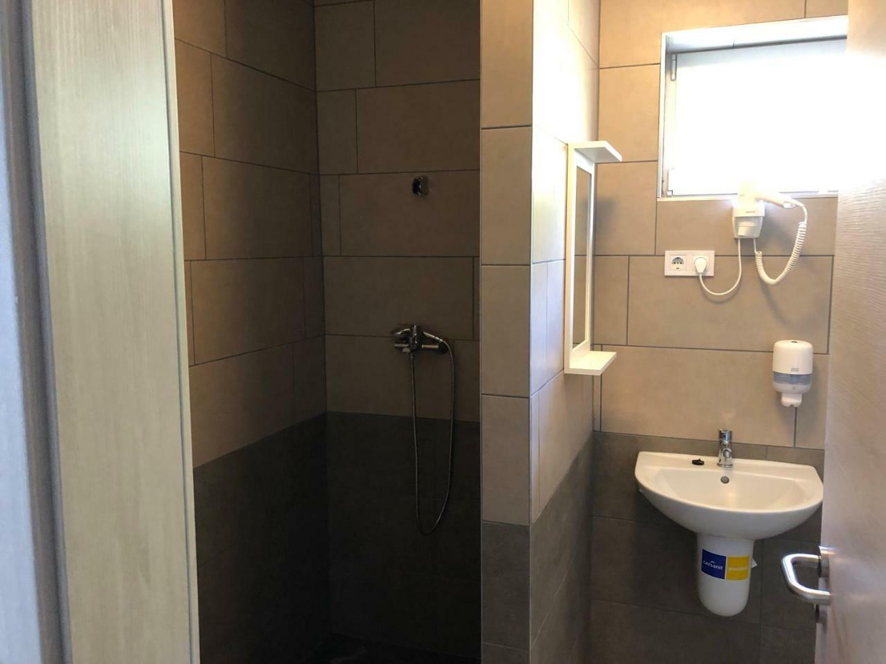 Juno Apartman Vendeghaz Мішкольц Екстер'єр фото