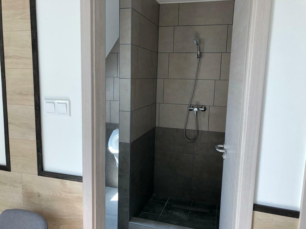 Juno Apartman Vendeghaz Мішкольц Екстер'єр фото