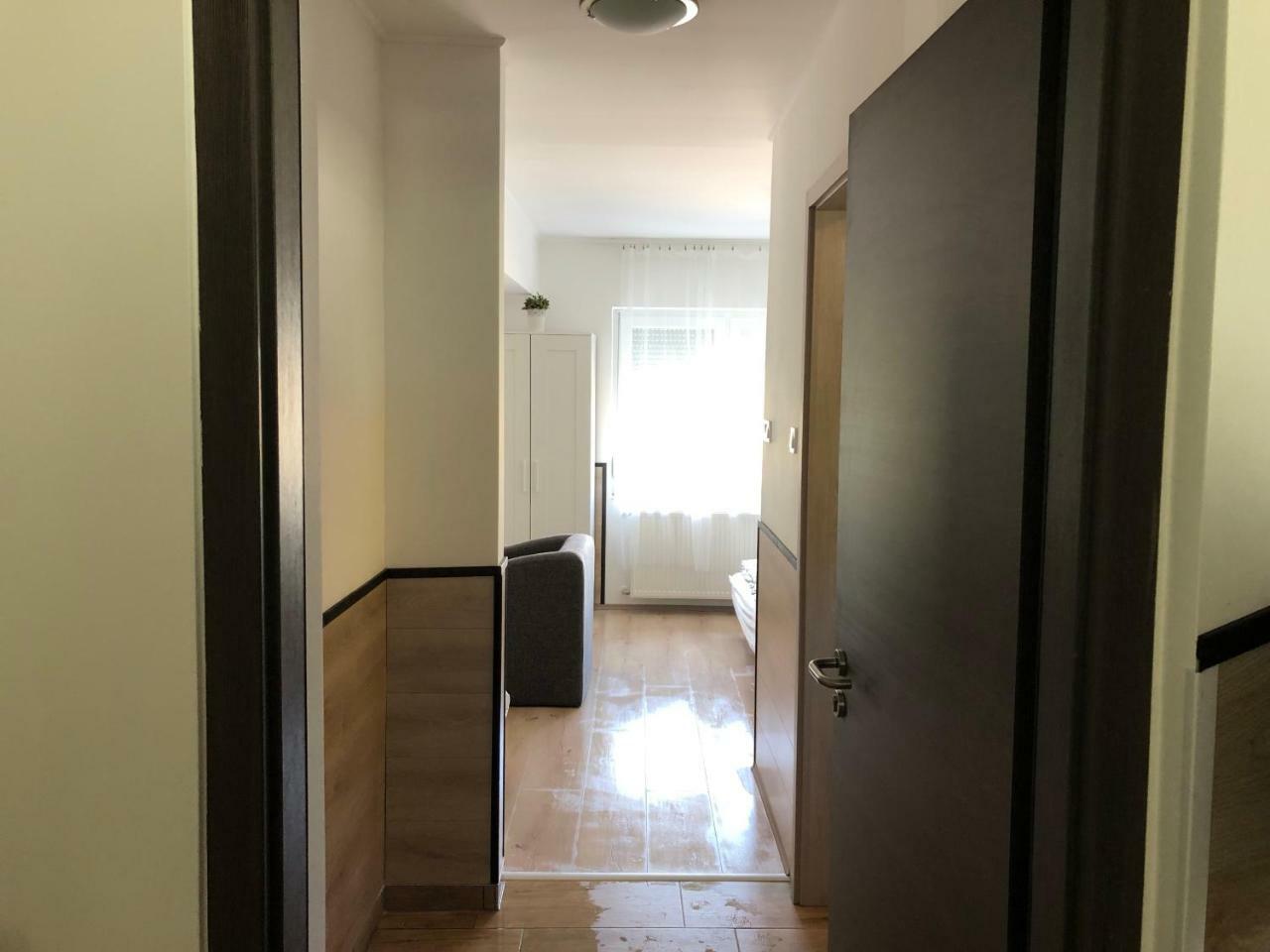 Juno Apartman Vendeghaz Мішкольц Екстер'єр фото