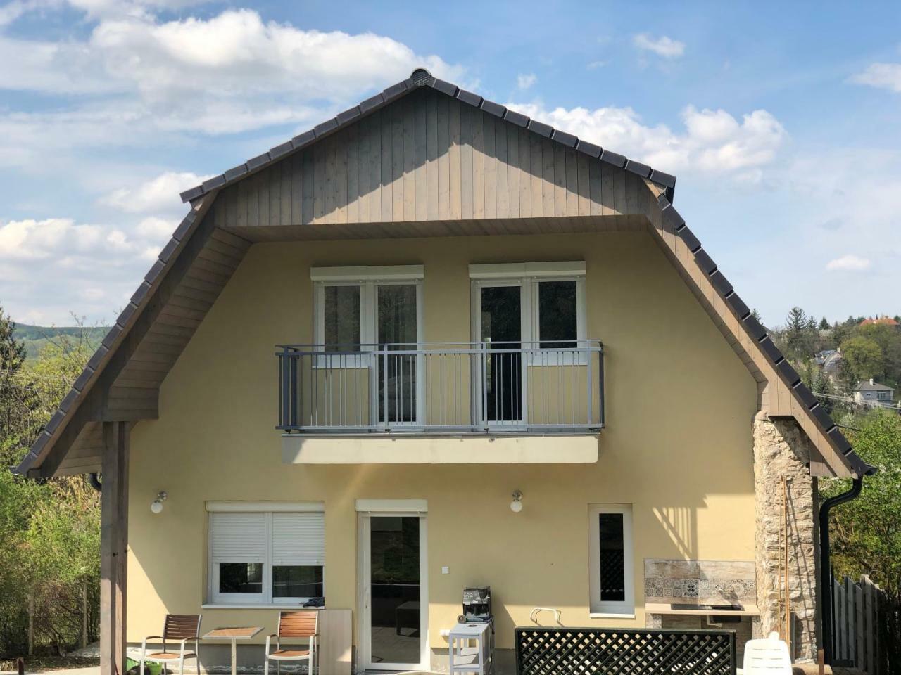 Juno Apartman Vendeghaz Мішкольц Екстер'єр фото