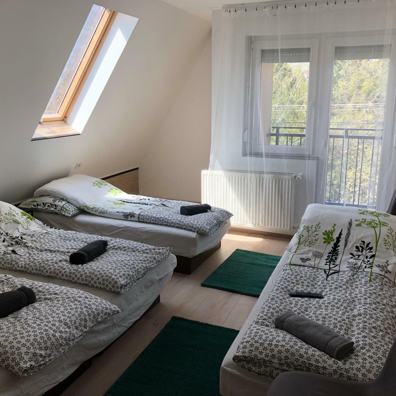 Juno Apartman Vendeghaz Мішкольц Екстер'єр фото
