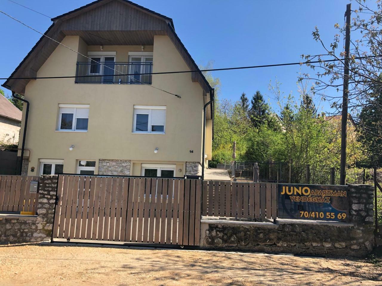 Juno Apartman Vendeghaz Мішкольц Екстер'єр фото